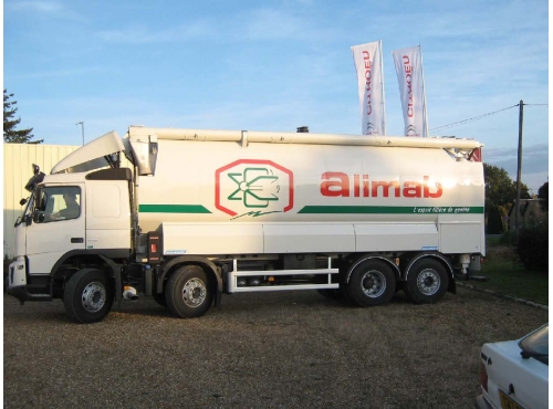 Citerne aliment / porteur 8x2 Volvo