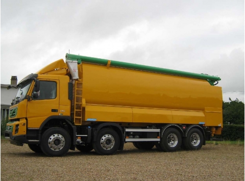 Citerne aliment / porteur 8x4 Volvo