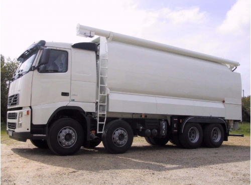 Citerne aliment / porteur 8x4 Volvo