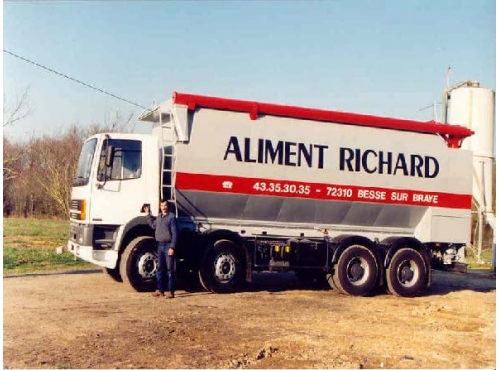 Citerne aliment / porteur 8x4 Daf