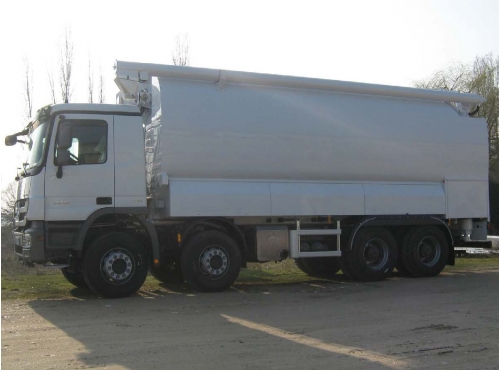 Citerne aliment / porteur 8x4 Mercedes